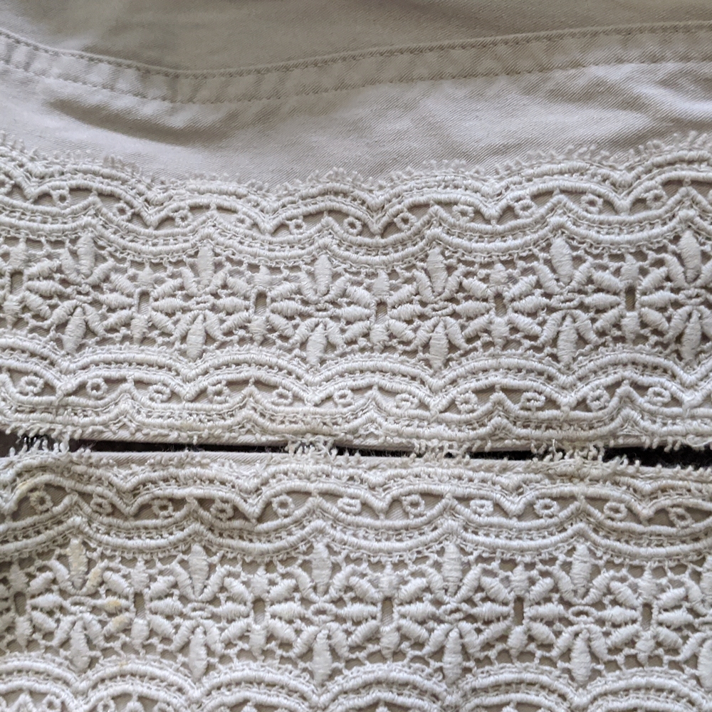 Elle jacket size small - beautiful lace details - Picture 3 of 4